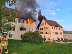 Gebäudebrand neben der Feuerwache in Tuttlingen