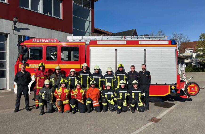 14 neue Feuerwehrkräfte für den Landkreis Tuttlingen